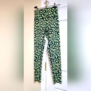 Offline Stylish Green Patterned Leggings